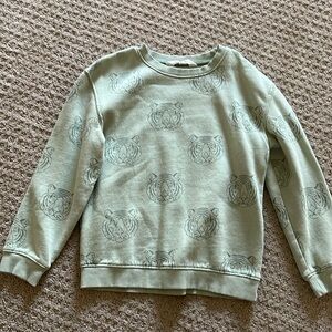 H&M Tiger Sweatshirt Mint Green. Size 6